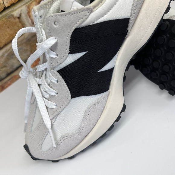 New Balance 327 Casual Sneakers Womens Size 7.5 Seasalt White Black WS327V1 - Picture 8 of 12